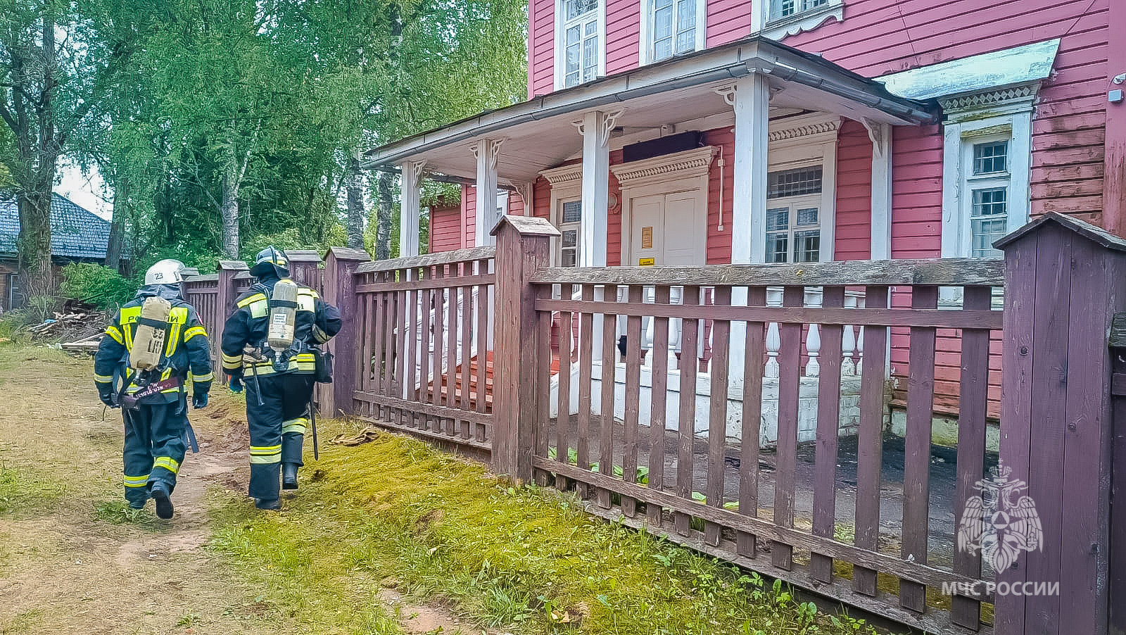 В Доме-музее Пржевальского прошло пожарно-тактическое занятие - Новости -  Главное управление МЧС России по Смоленской области